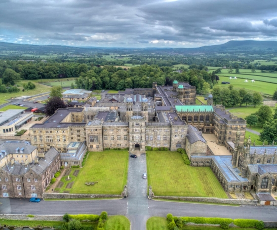 building-main-stonyhurst-college-clitheroe-uk-shkola-pansion-34